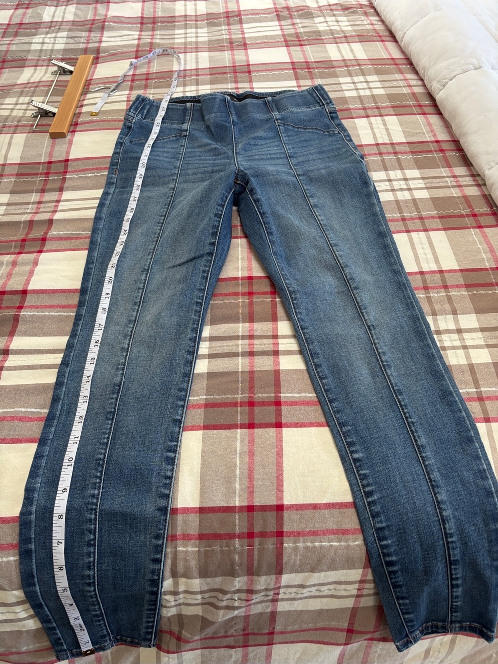 Simply Vera Vera Wang Skinny Jeans in Indigo Blue pull on jeans
